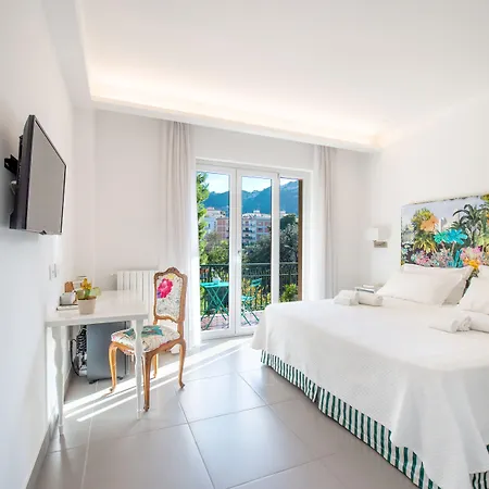 Casa Evelina Bed & Breakfast 4*