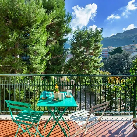 Casa Evelina Alojamento de Acomodação e Pequeno-almoço 4*